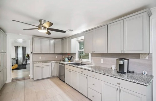Hendersonville House | Historic 3-bedroom home on private acre lot with creek 25 min from Nashville