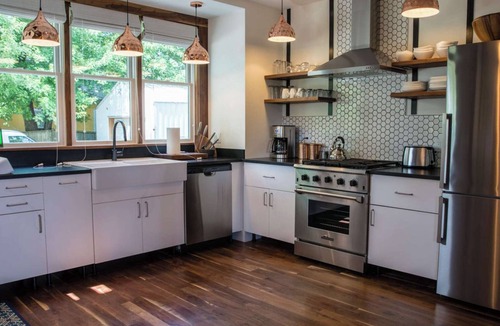 Martha Jefferson House | Historic 3BR in Downtown Charlottesville - Perfect for traveling professionals!
