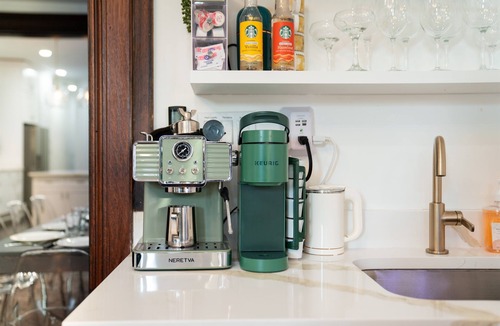 North Capitol Street House | Historic-7BR/4.5BA-Walk to DC Sights + Parking