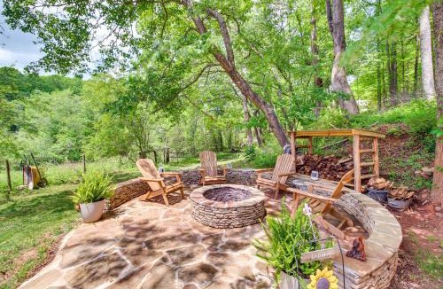 Dahlonega House | Historic Dahlonega Home w/Hot Tub & Porch!