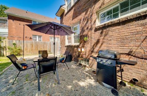 Jefferson Chalmers House | Historic Detroit Bungalow: Pet & Family Friendly