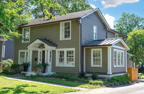 Historic Downtown Franklin House | Historic Holloway Haven in DT Franklin w/fire-pit