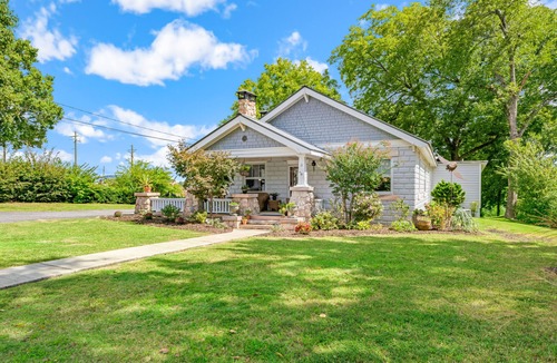 Jasper House | Historic home in downtown Jasper with shaded patio, grill, mountain views & AC