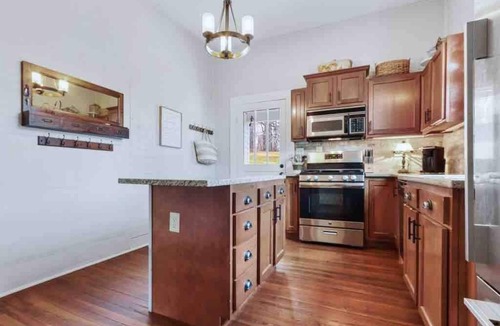 Ball Ground House | Historic Home Walk to Downtown & Wedding Venues