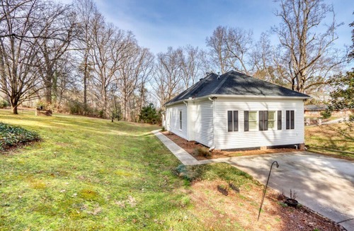 Ball Ground House | Historic Home Walk to Downtown & Wedding Venues