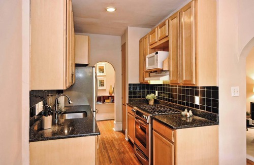 Cherry Condo | Historic Myers Park 2BR · First Floor · Private Porch near Uptown