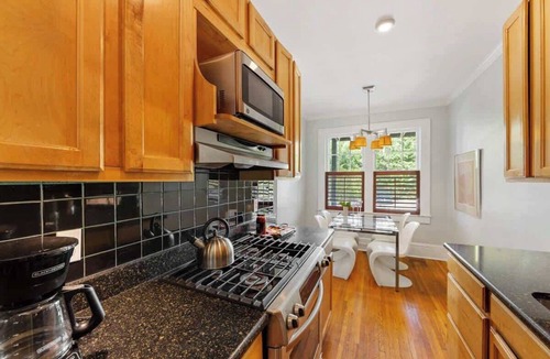 Cherry Condo | Historic Myers Park 2BR · First Floor · Private Porch near Uptown