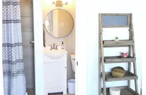 Uptown Historic District Condo | Historic Perfectly-located Uptown Studio