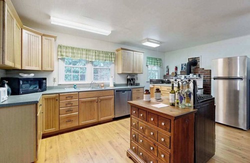 Sylva House | Historic, private log cabin w/deck, fireplace & wood stove - one dog OK