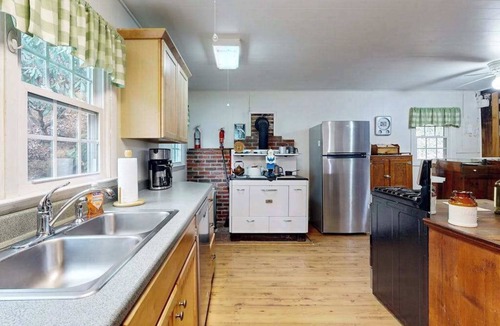 Sylva House | Historic, private log cabin w/deck, fireplace & wood stove - one dog OK