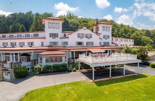 Brownfield Hotel | Historic Summit Inn