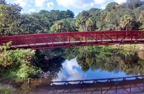 Bonita Springs Cottage | Historical Cottage Snowbird-Friendly/ Walk to Riverside Park & Downtown Coffee.