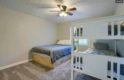 Logan House | Hocking Hills Cedar Ranch Cabin w/relaxing Hot Tub