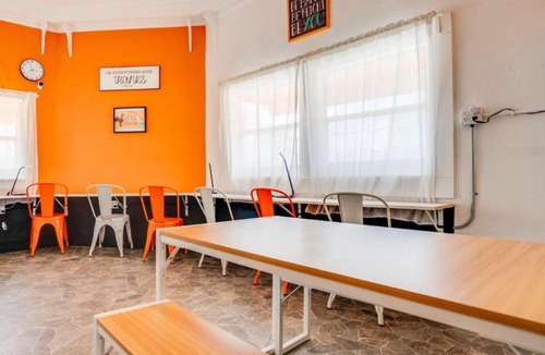 East Little Havana Hostel | Hola - Brickell- Bayside Wynwood - Downtown FREE DINNER - WiFi - Female Dorms and Male Dorms - No Mixed