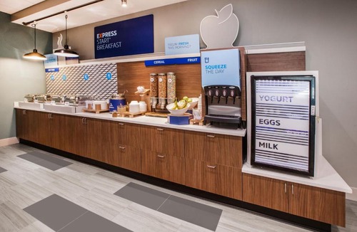 Alpharetta Hotel | Holiday Inn Express Alpharetta - Roswell by IHG