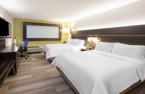 Lakeview Hotel | Holiday Inn Express and Suites Manassas by IHG