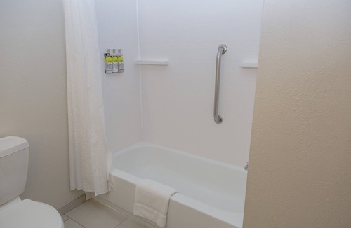 Garner Hotel | Holiday Inn Express Clayton (Se Raleigh) by IHG