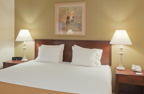 Evansville Hotel | Holiday Inn Express Evansville - West by IHG