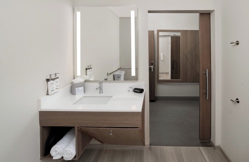 Hattiesburg Hotel | Holiday Inn Express Hattiesburg West Univ Area by IHG