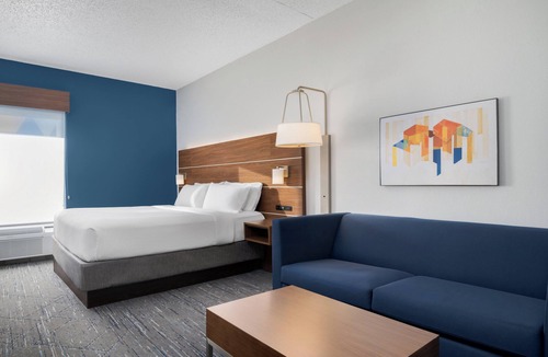 Bentonville Hotel | Holiday Inn Express Hotel & Suites Bentonville by IHG