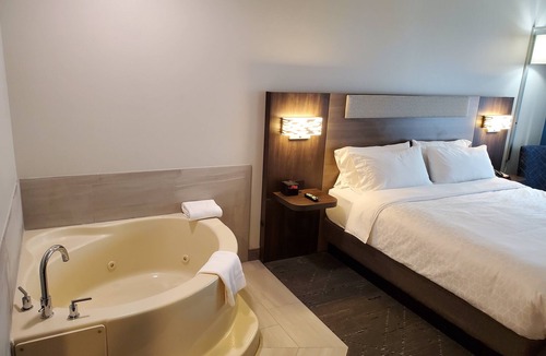 Donegal Hotel | Holiday Inn Express Hotel & Suites Donegal by IHG