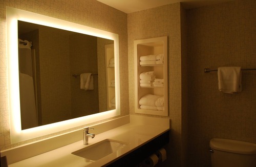 Kingsport Hotel | Holiday Inn Express Hotel and Suites Kingsport by IHG