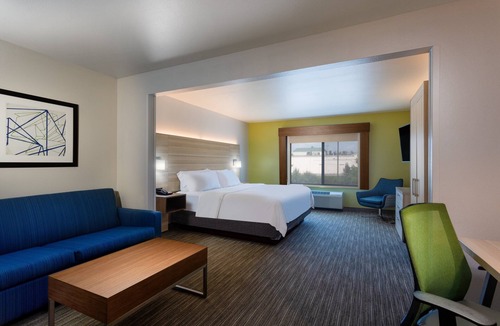 Lewisburg Hotel | Holiday Inn Express Hotel & Suites Lewisburg by IHG