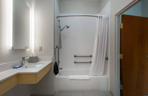 Lewisburg Hotel | Holiday Inn Express Hotel & Suites Lewisburg by IHG