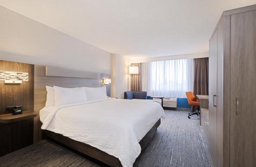 Plantation Hotel | Holiday Inn Express Hotel & Suites Ft. Lauderdale-Plantation by IHG