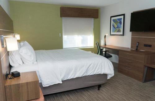 Madison Hotel | Holiday Inn Express Hotel & Suites Madison by IHG