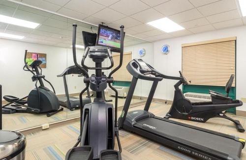 Southwind Hotel | Holiday Inn Express Hotel & Suites Memphis Southwind by IHG