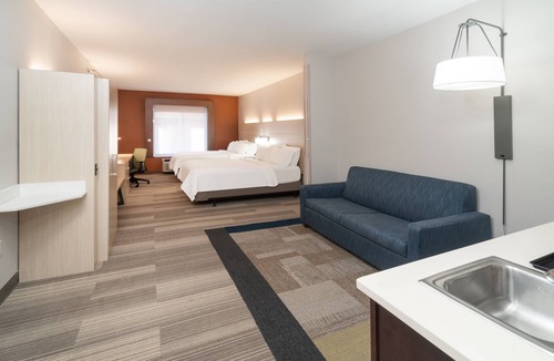 Magee Hotel | Holiday Inn Express Hotel & Suites Magee by IHG
