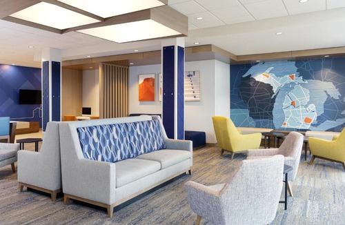 Bellevue Hotel | Holiday Inn Express Hotel & Suites Cincinnati Southeast Newport by IHG