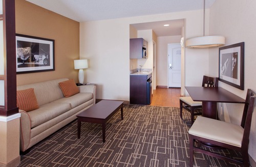 Jackson Hotel | Holiday Inn Express Hotel & Suites Jackson NE by IHG