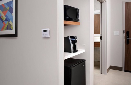 Knoxville Hotel | Holiday Inn Express Knoxville-Strawberry Plains by IHG