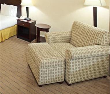 Downtown Little Rock Hotel | Holiday Inn Express Little Rock-Airport by IHG