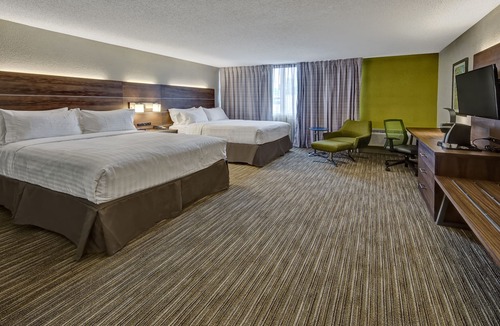 Hayfield Dundee Hotel | Holiday Inn Express Louisville Airport Expo Center by IHG