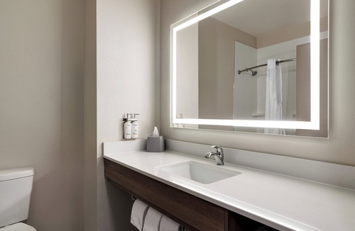 Forrest City Hotel | Holiday Inn Express & Suites Forrest City by IHG