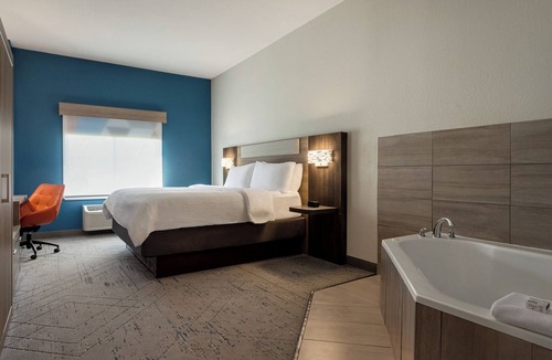 Forrest City Hotel | Holiday Inn Express & Suites Forrest City by IHG