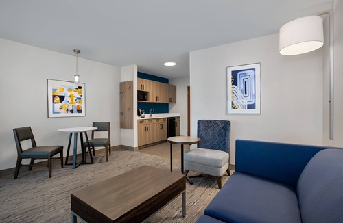 Terre Haute Hotel | Holiday Inn Express & Suites Terre Haute by IHG