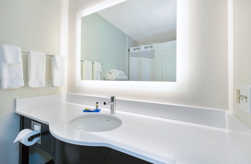 Effingham Hotel | Holiday Inn Express & Suites Effingham by IHG