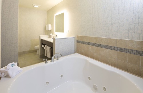 La Porte Hotel | Holiday Inn Express & Suites La Porte by IHG