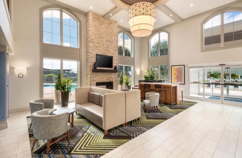 Asheville Hotel | Holiday Inn Express & Suites Asheville SW - Outlet Ctr Area by IHG