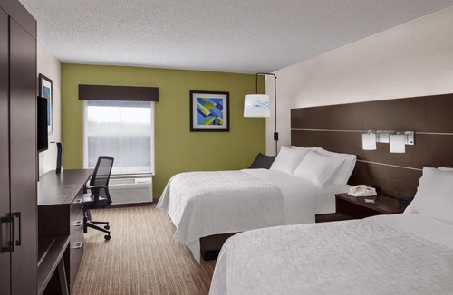 Asheville Hotel | Holiday Inn Express & Suites Asheville SW - Outlet Ctr Area by IHG