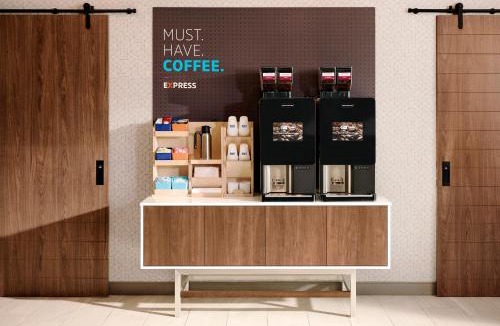 Danville Hotel | Holiday Inn Express & Suites Danville by IHG