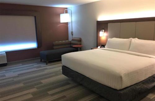 Danville Hotel | Holiday Inn Express & Suites Danville by IHG