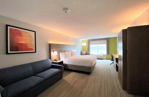 Somerset Hotel | Holiday Inn Express & Suites Somerset Central by IHG