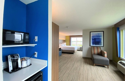 Somerset Hotel | Holiday Inn Express & Suites Somerset Central by IHG