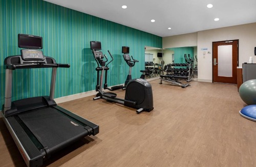 Woodhaven Hotel | Holiday Inn Express & Suites Woodhaven by IHG