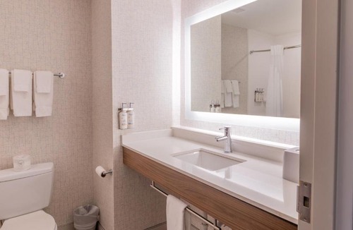 Macon Hotel | Holiday Inn Express & Suites Macon - I-475 by IHG